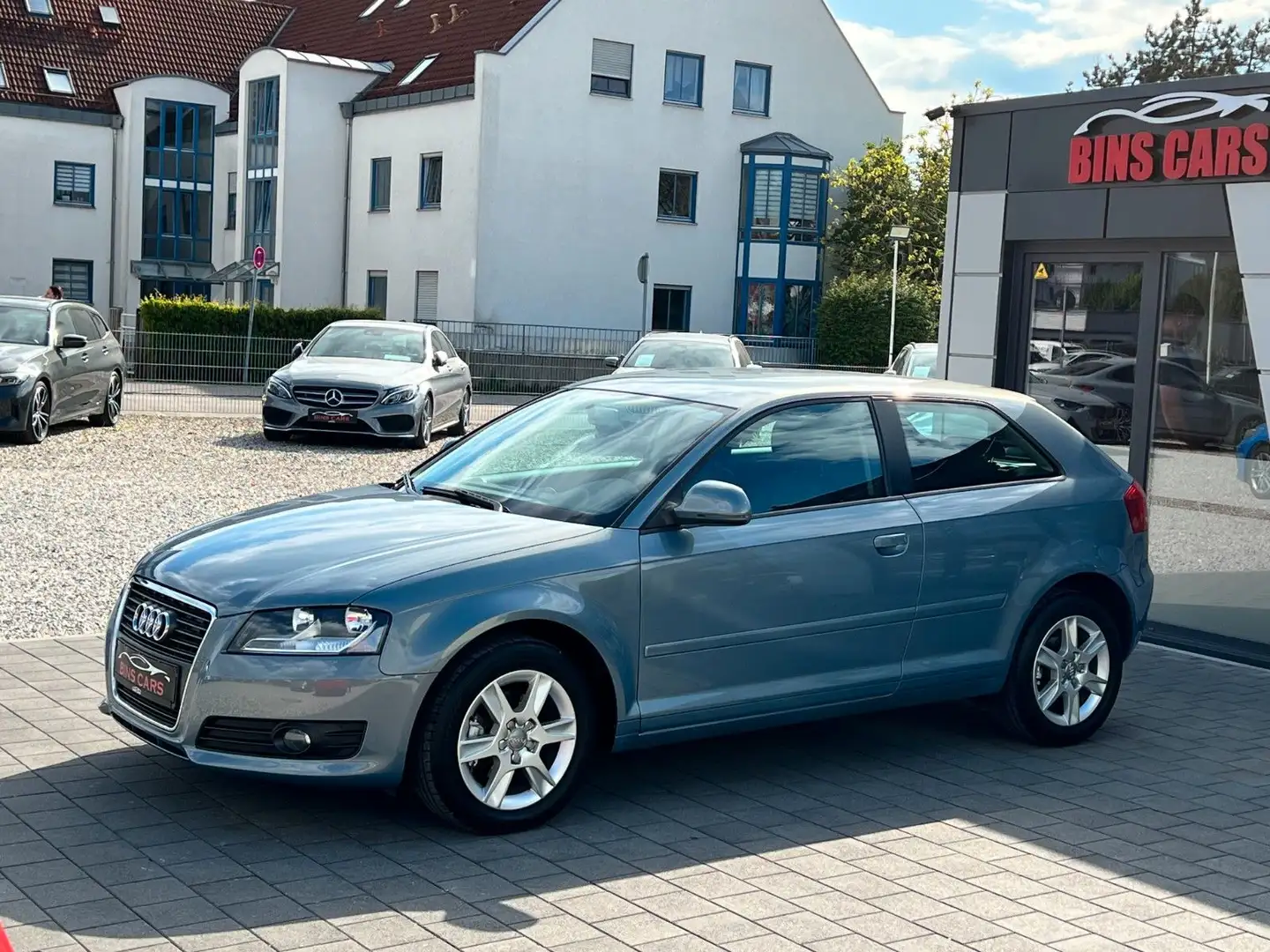 Audi A3 1.6 Attraction*2.Hand*gepflegt*TÜV Neu*ALU Bleu - 2
