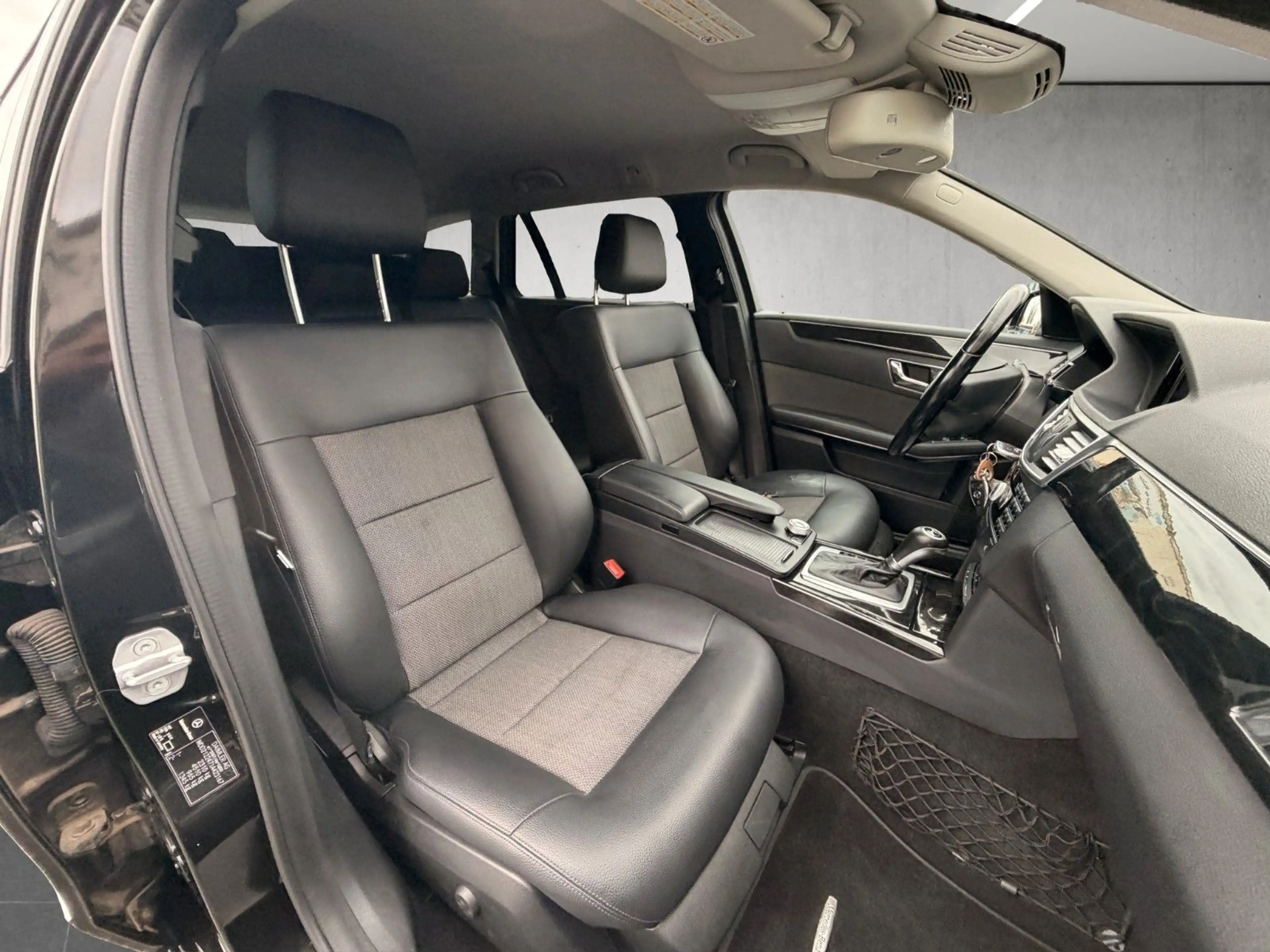 Mercedes-Benz E 250 CG T-*Automatik*Xenon*Leder*Navi*ACC — photo 10
