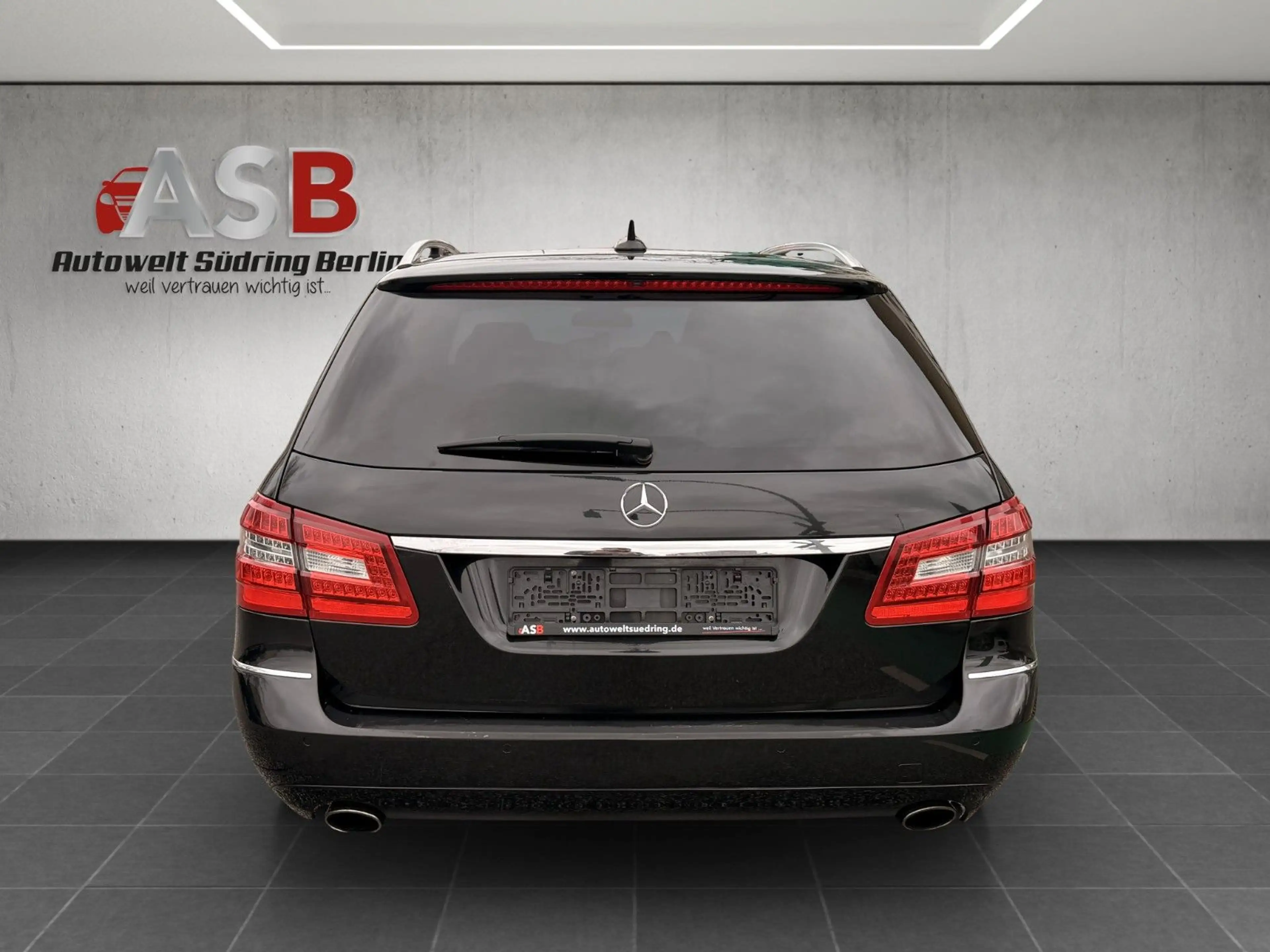 Mercedes-Benz E 250 CG T-*Automatik*Xenon*Leder*Navi*ACC — photo 11