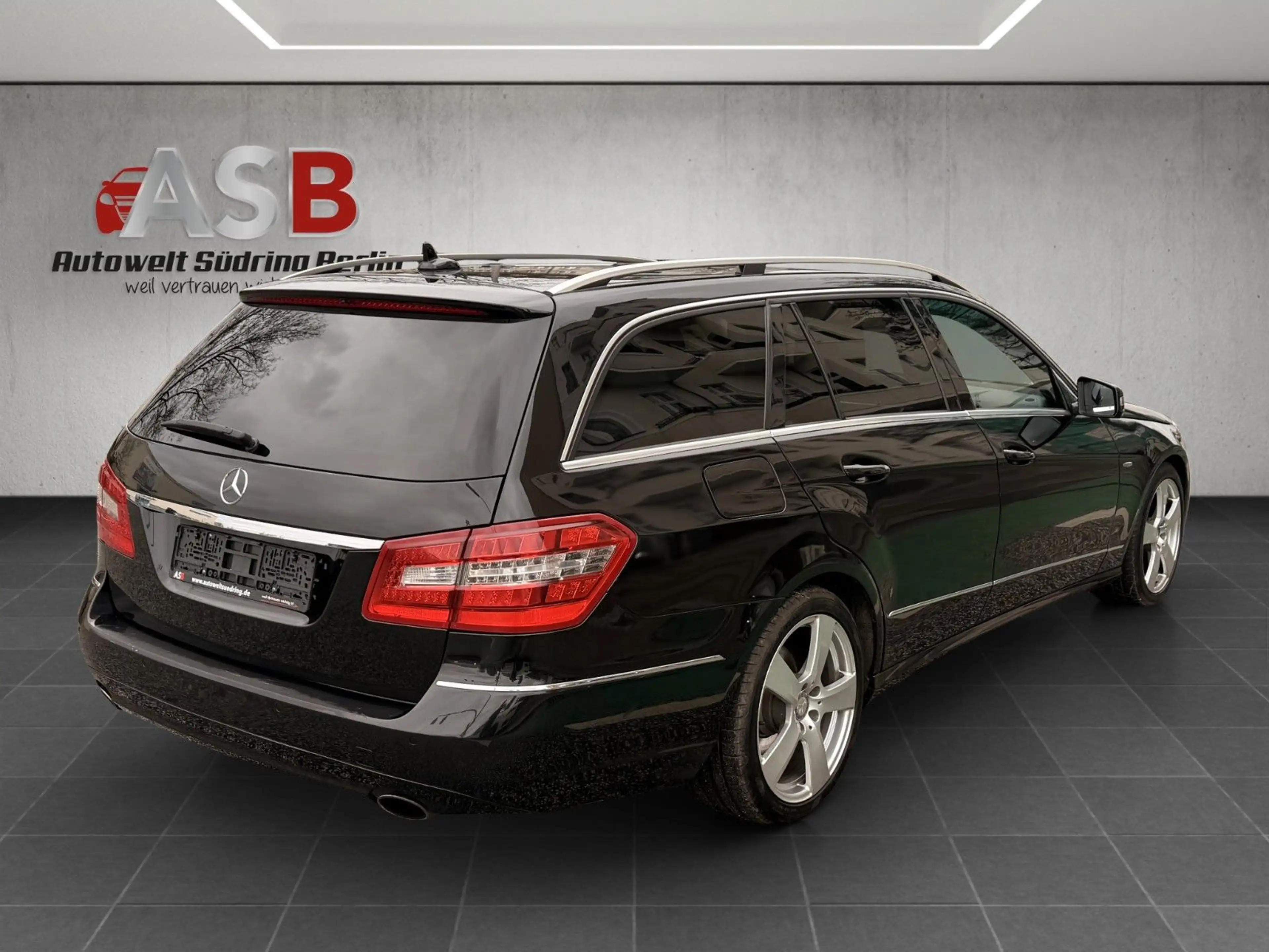 Mercedes-Benz E 250 CG T-*Automatik*Xenon*Leder*Navi*ACC — photo 12