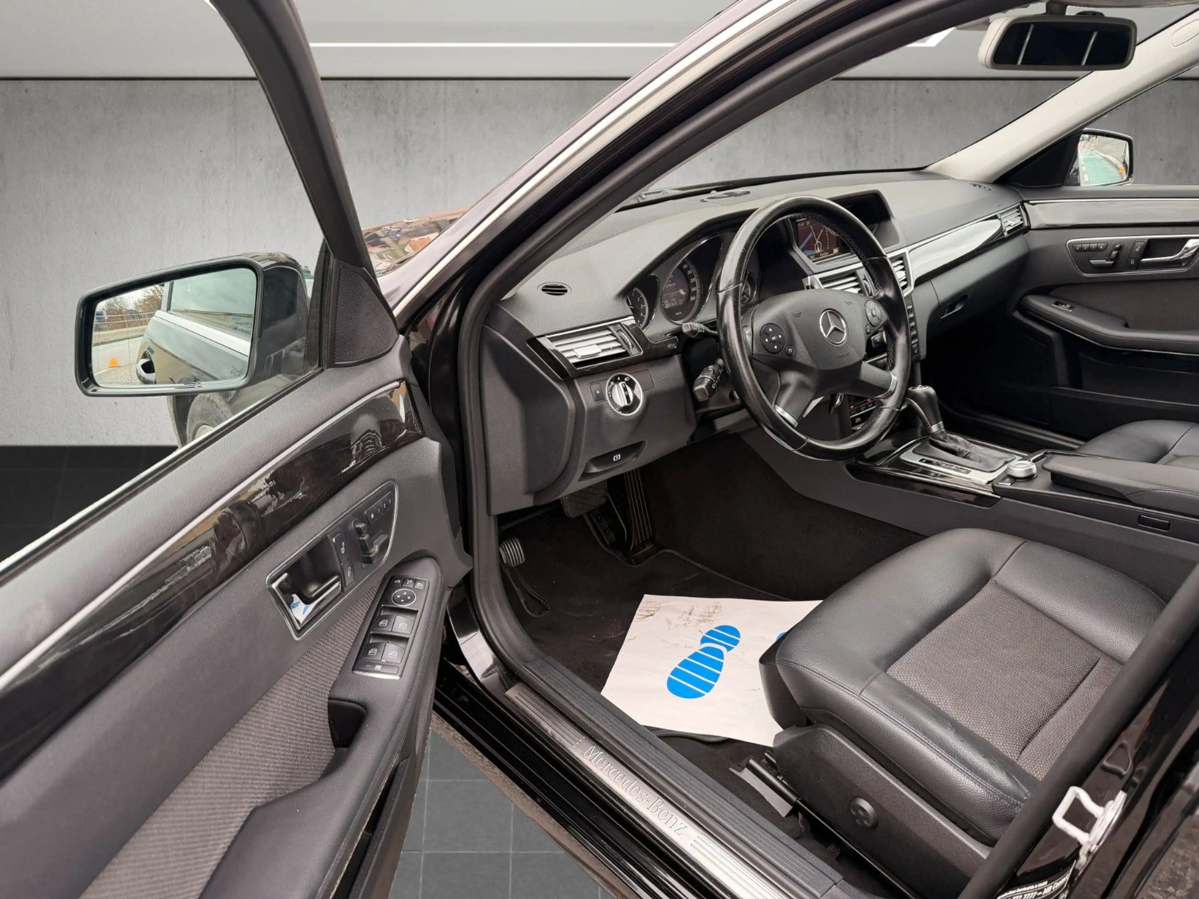 Mercedes-Benz E 250 CG T-*Automatik*Xenon*Leder*Navi*ACC — photo 5