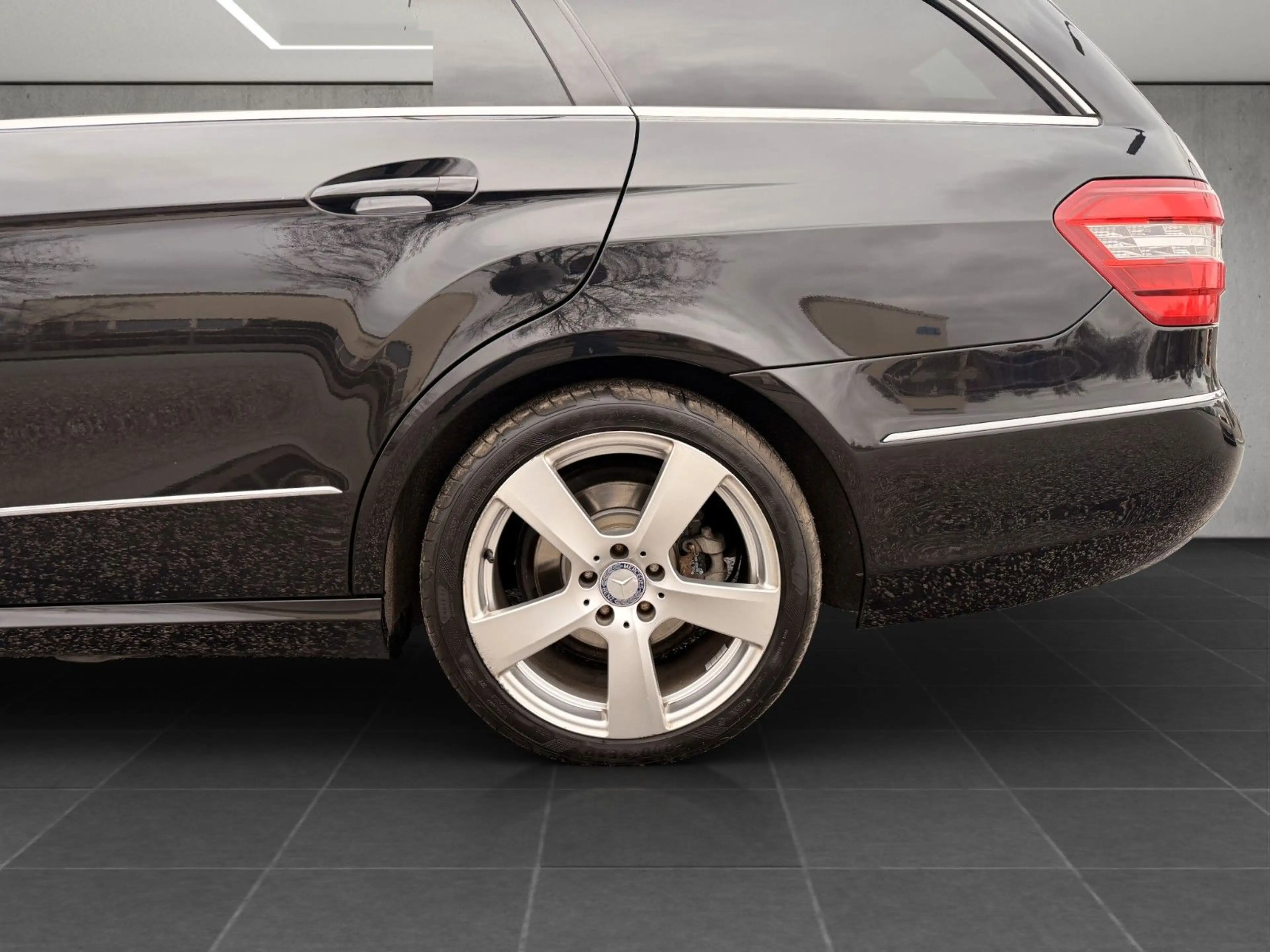 Mercedes-Benz E 250 CG T-*Automatik*Xenon*Leder*Navi*ACC — photo 15