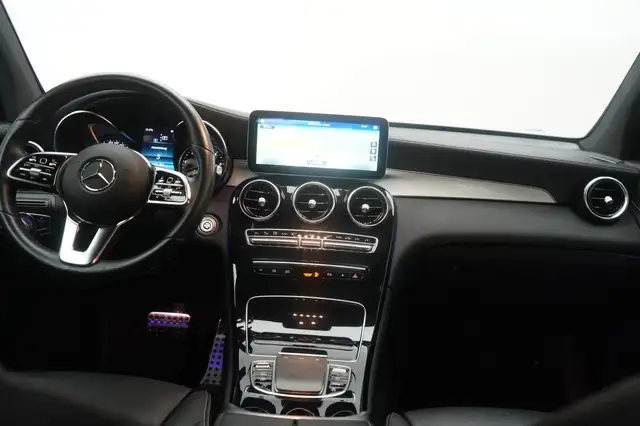 Mercedes-Benz GLC view 14