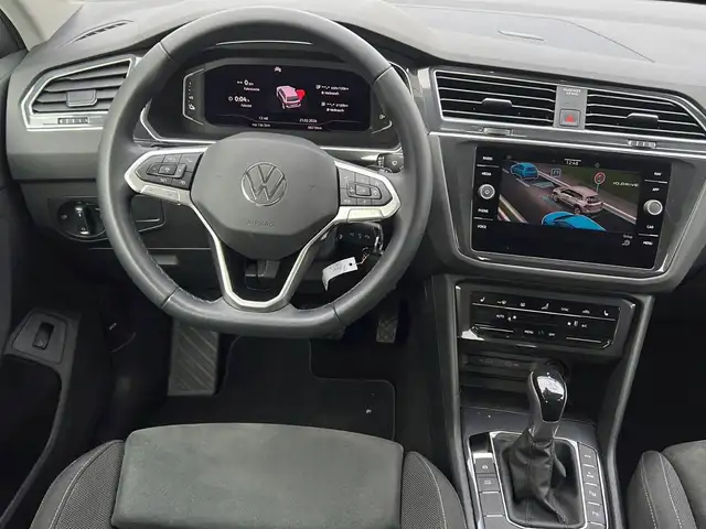 Volkswagen Tiguan view 17