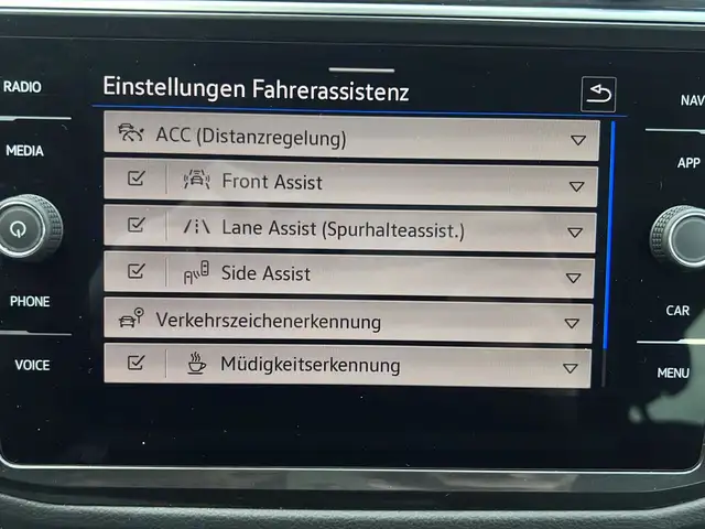 Volkswagen Tiguan view 27