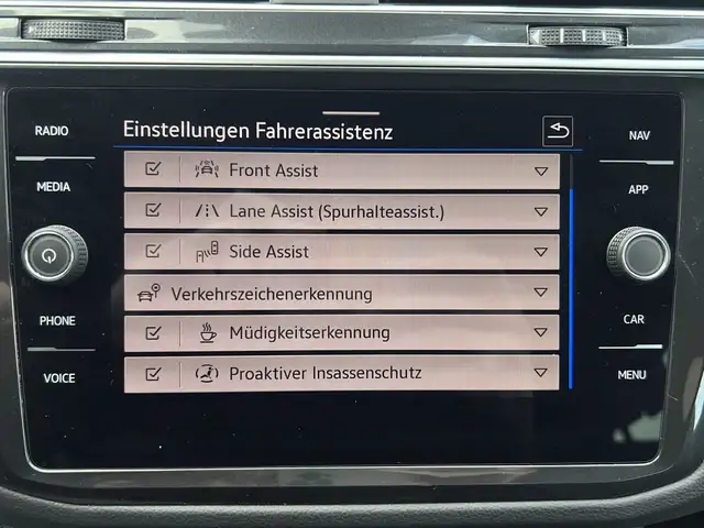Volkswagen Tiguan view 26