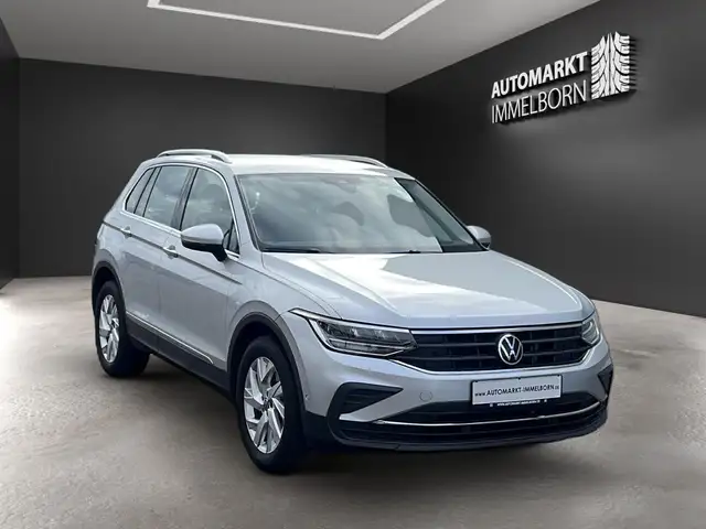 Volkswagen Tiguan view 2