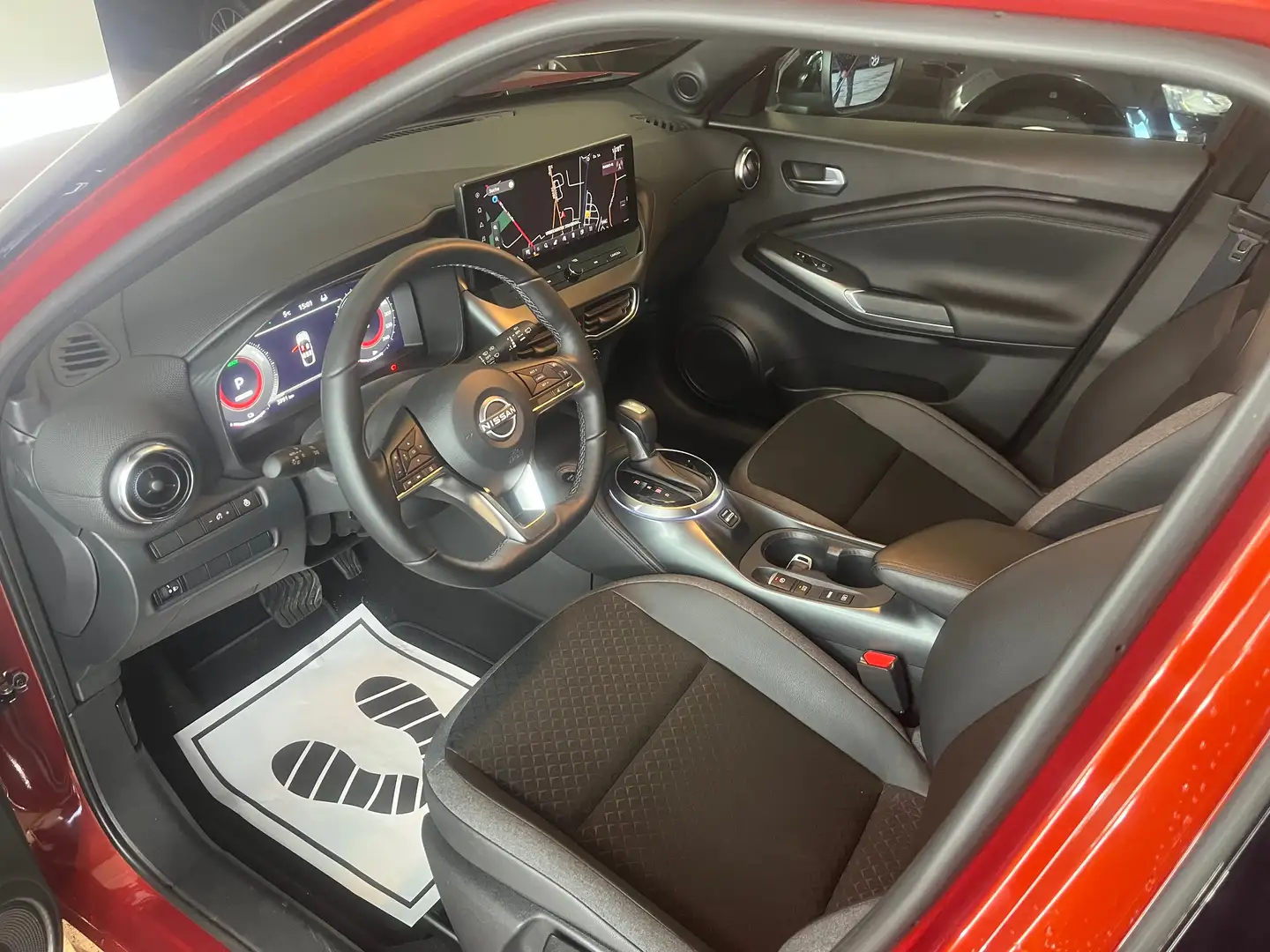 Nissan Juke Juke 1,6 Hybrid Tekna 4AMT Aut. Tekna Rot - 2