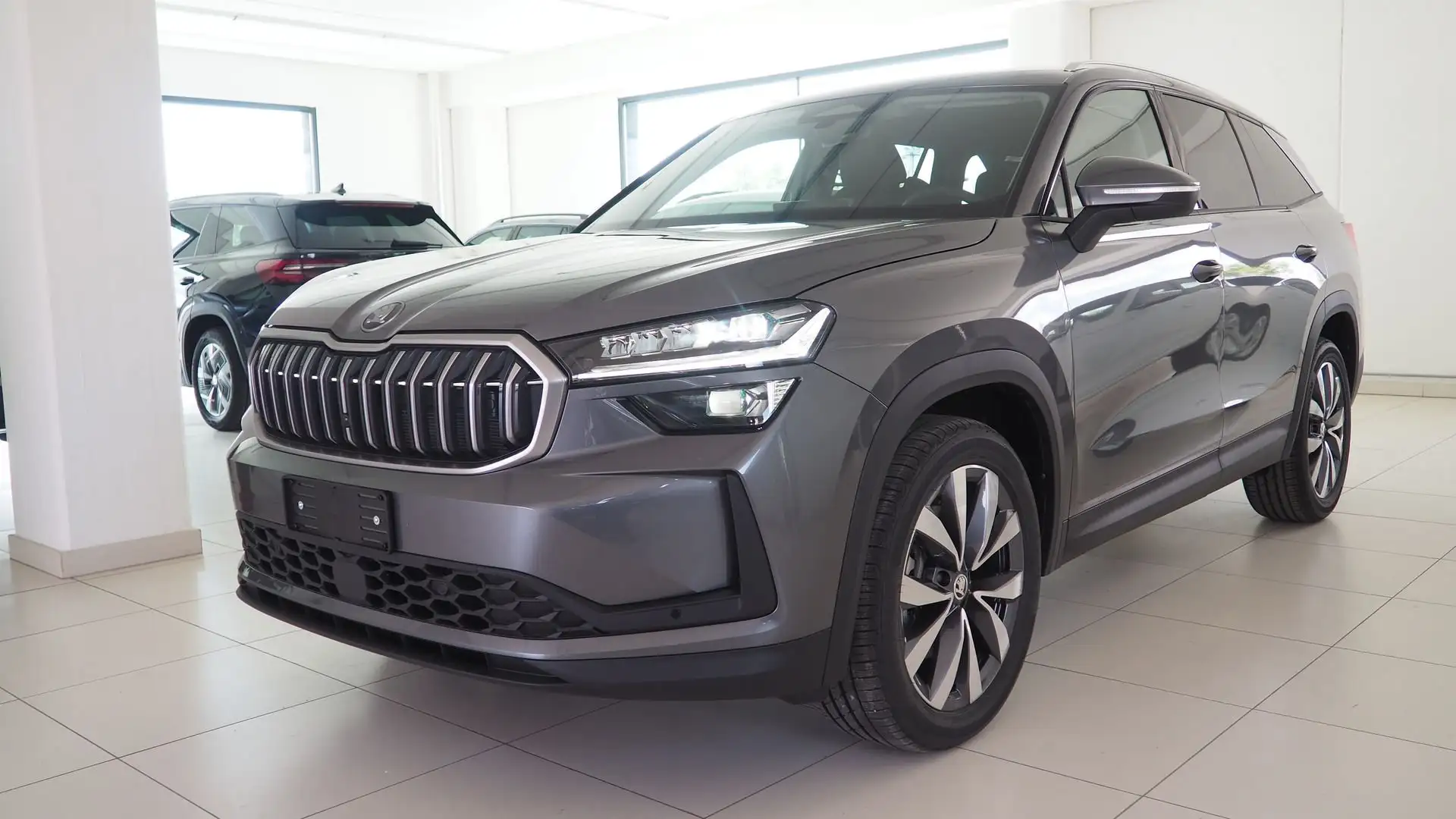 Skoda Kodiaq Kodiaq 2.0 TDI EVO SCR DSG 7 posti Style NUOVA DA Gris - 1