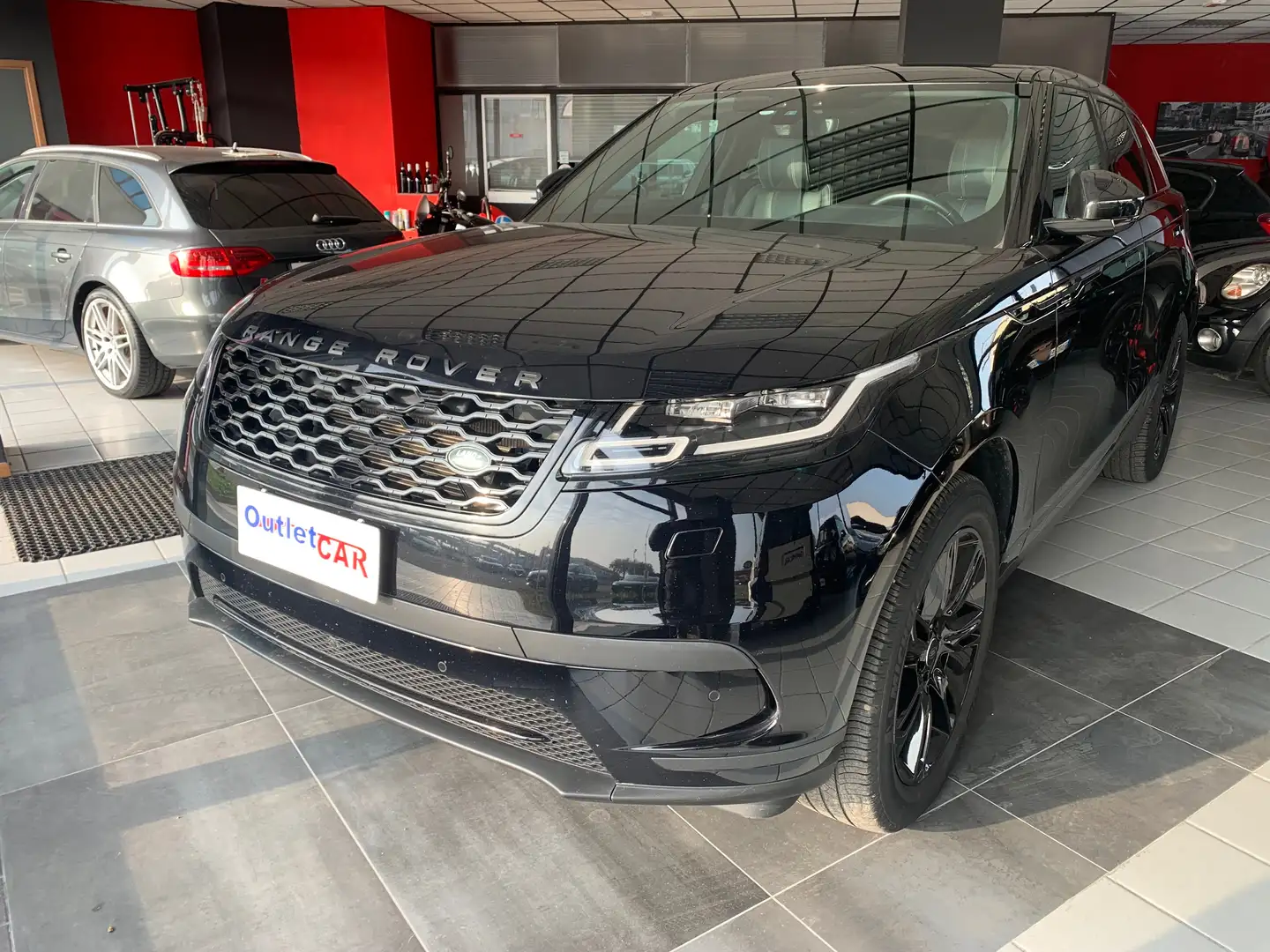 Land Rover Range Rover Velar Range Rover Velar 2.0d i4 R-Dynamic SE 180o my19 Zwart - 1