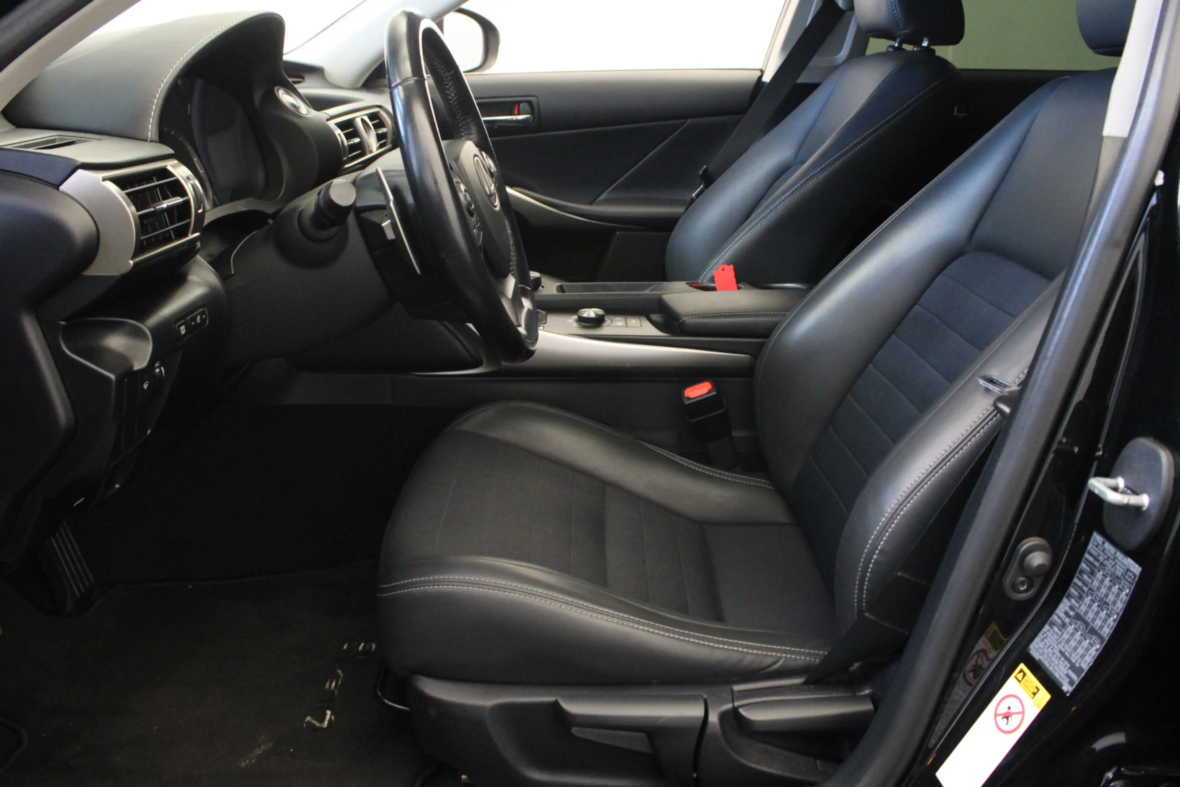 Lexus IS 300 300h Hybrid Sport Edition |Camera|Stoelverw.|Navi| — photo 13