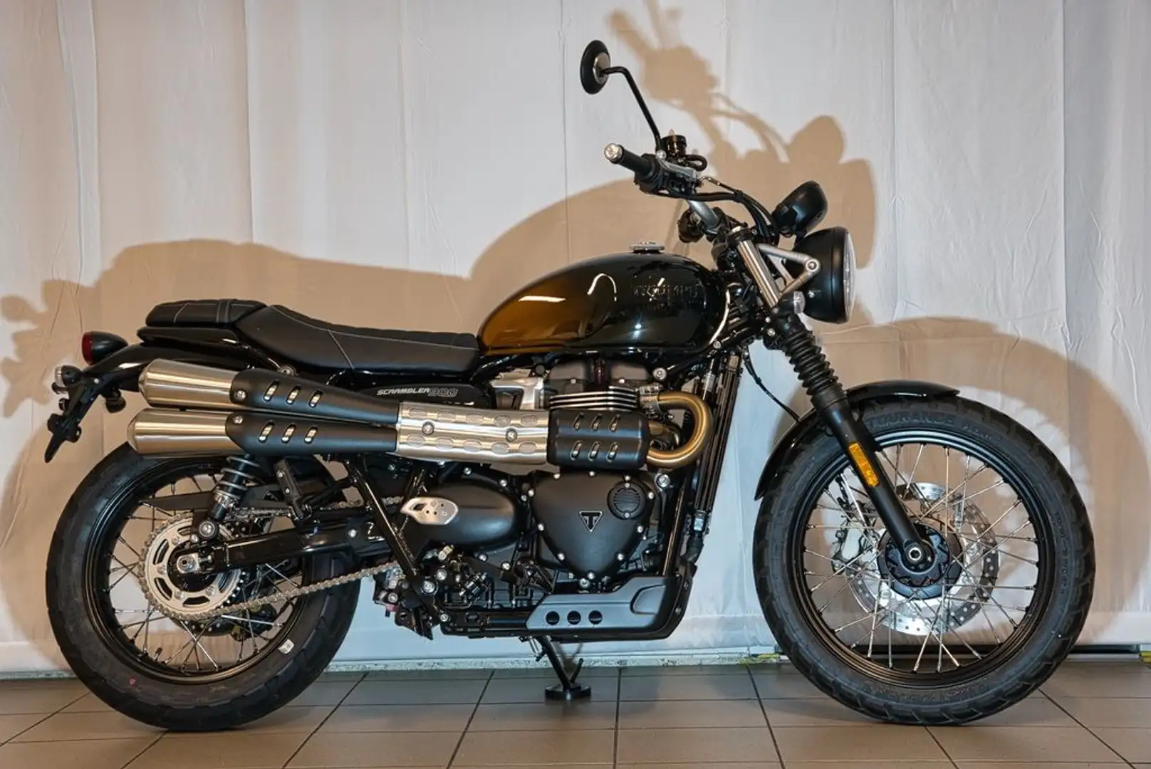 Triumph Scrambler 900 STEALTH EDITION Naranja - 2
