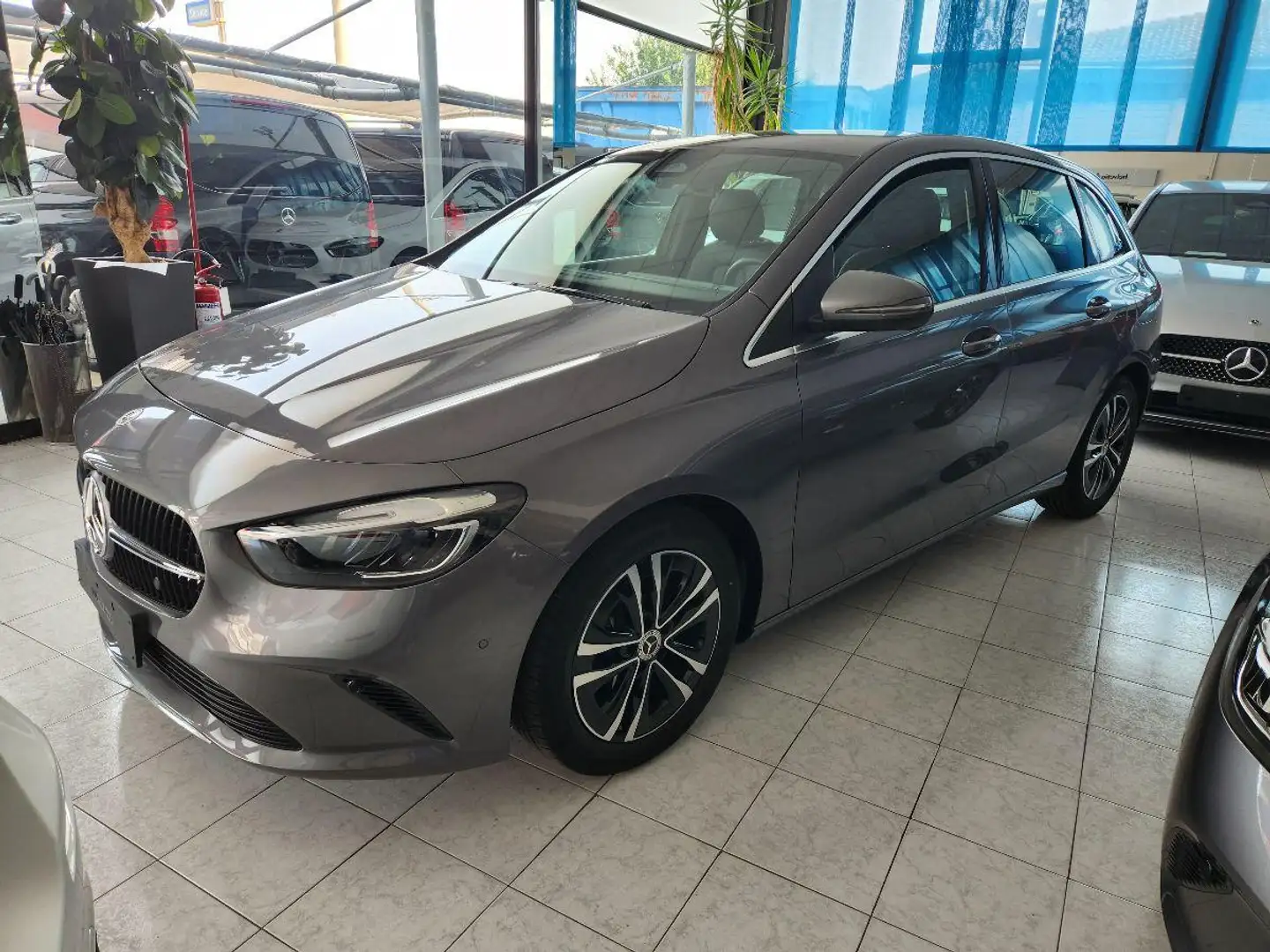 Mercedes-Benz B 180 Automatic Sport NEW MODEL HYBRID Grau - 2