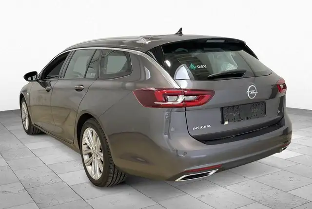 Opel Insignia view 3