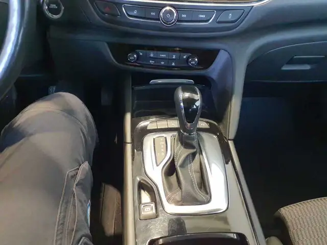 Opel Insignia view 9