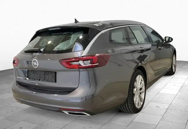 Opel Insignia view 4