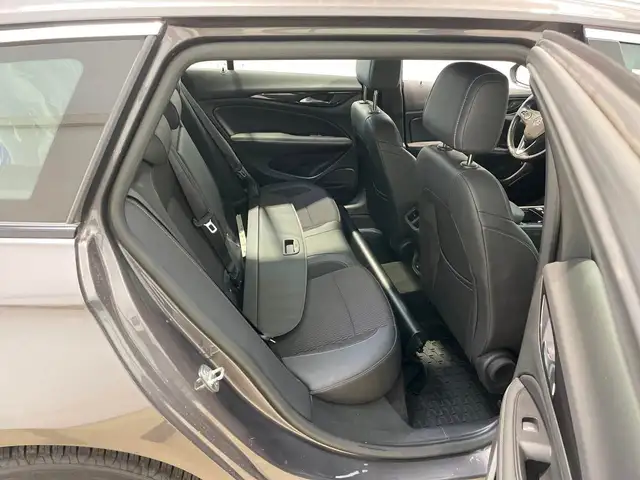 Opel Insignia view 15