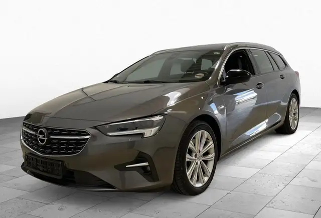 Opel Insignia view 2