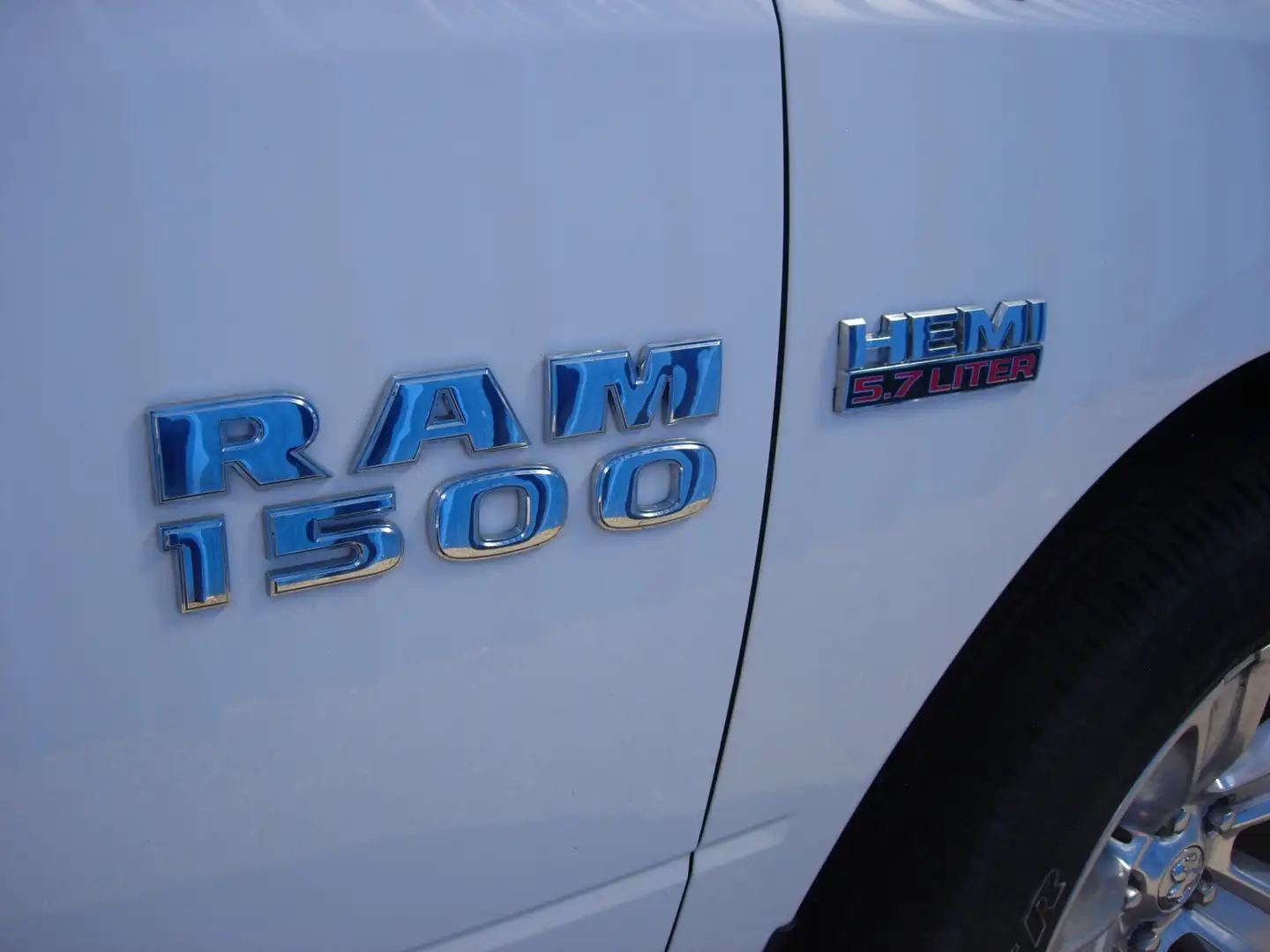 Dodge RAM 1500 / CREW CAB SPORT Blanc - 2