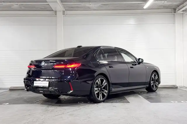 BMW I7 view 7