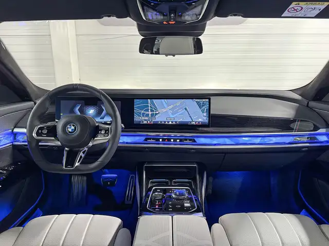 BMW I7 view 12