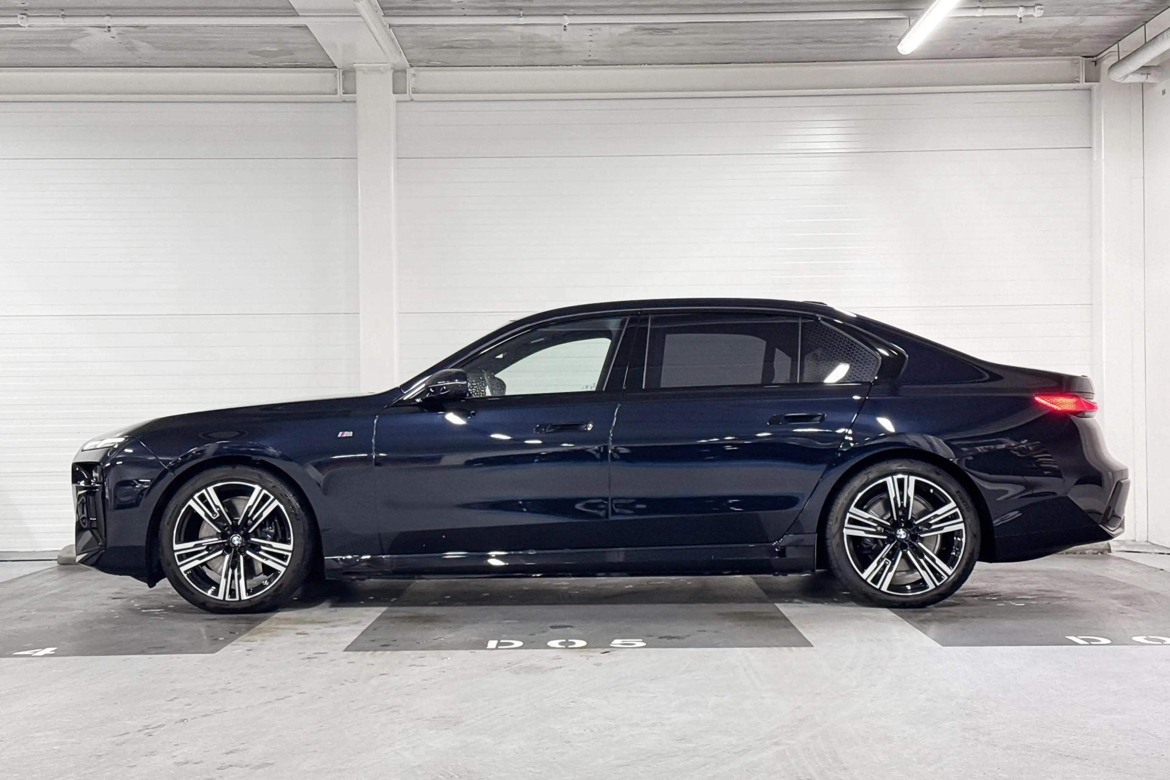 BMW i7 eDrive50 | M-Sport Pro | Connoisseur Pack | Execut — photo 2
