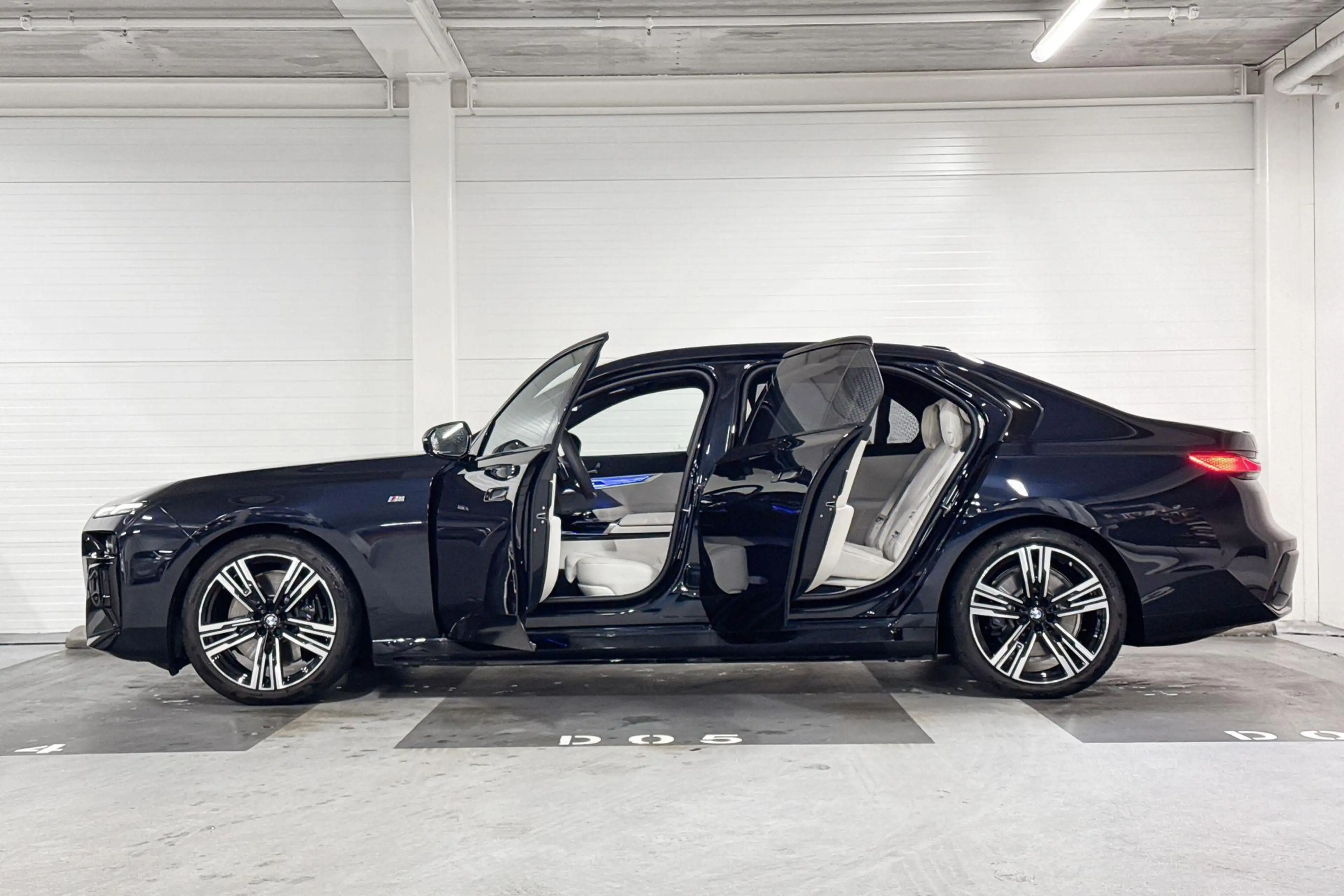 BMW i7 eDrive50 | M-Sport Pro | Connoisseur Pack | Execut — photo 3