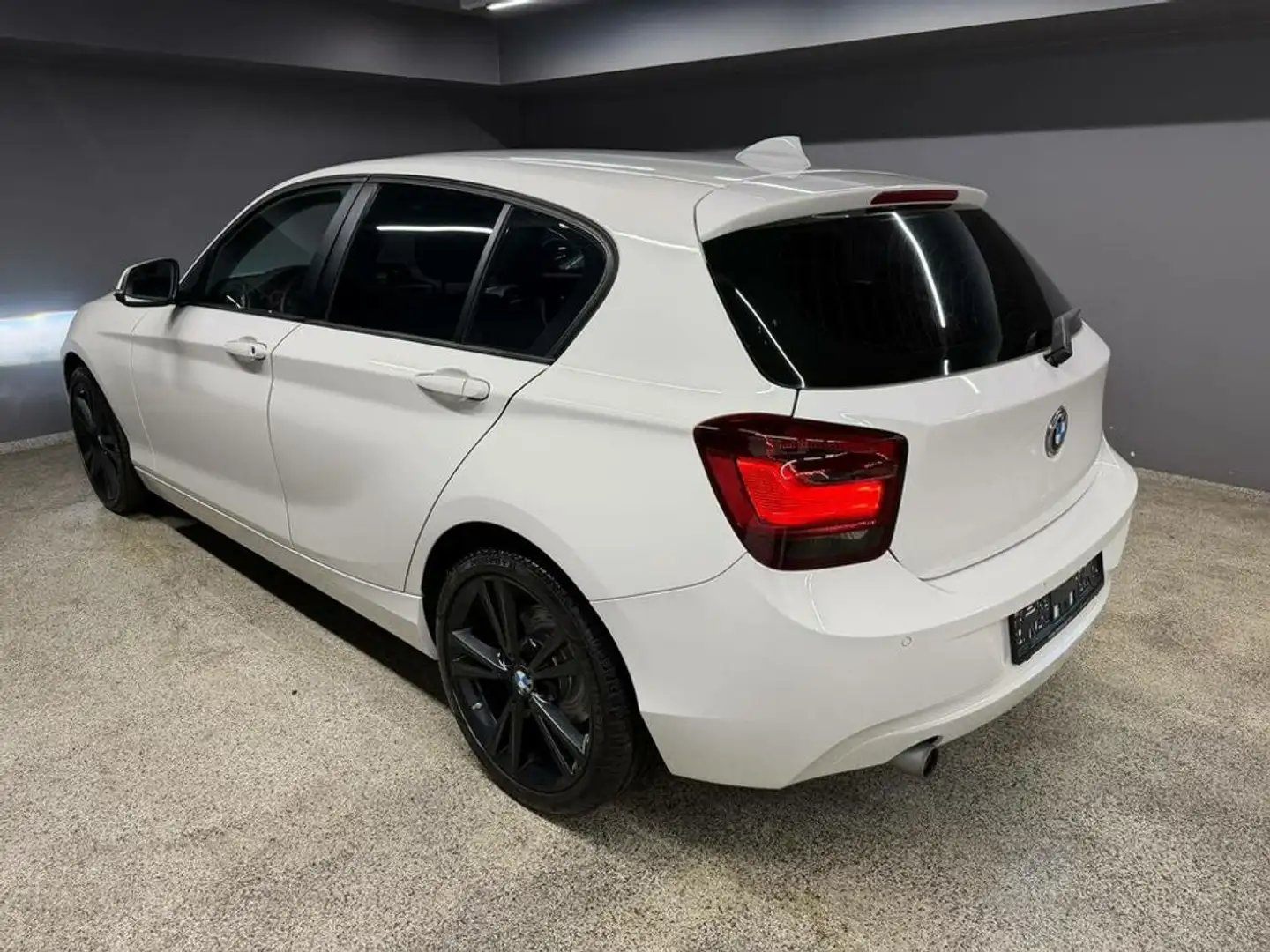 BMW 118 d xDrive Weiß - 2