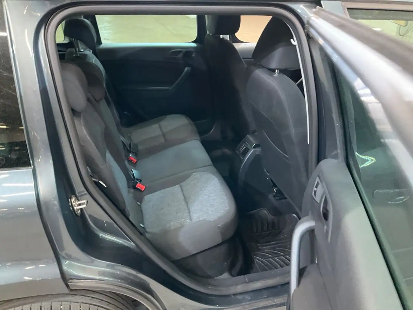 Skoda Yeti Yeti 1.2 TSI DSG Cool Edition Grau - 2