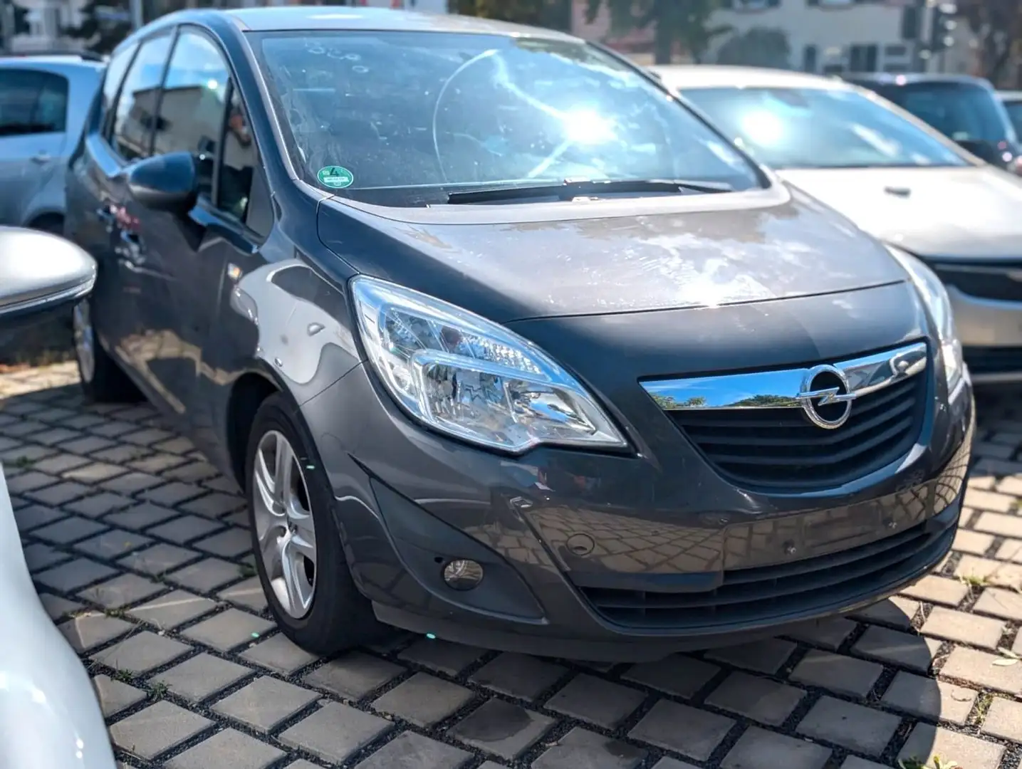 Opel Meriva B 1.4 Turbo Design Edition Grau - 1
