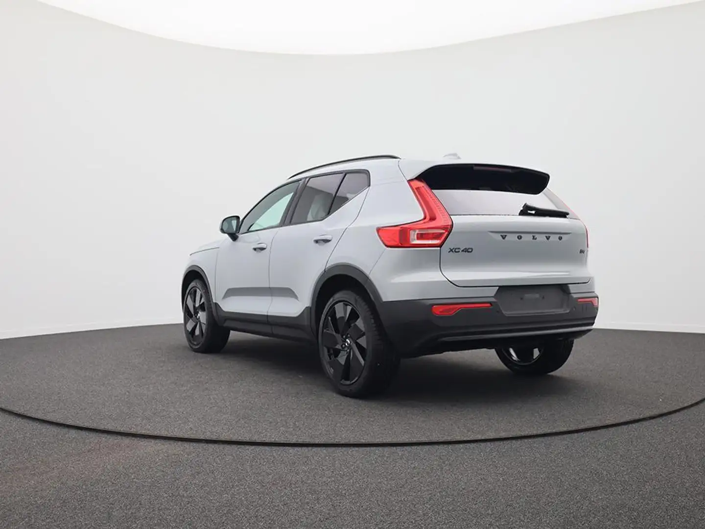 Volvo XC40 2.0 Black Edition Plus B4 Mild-Hybrid 197PS Aut... Grau - 2