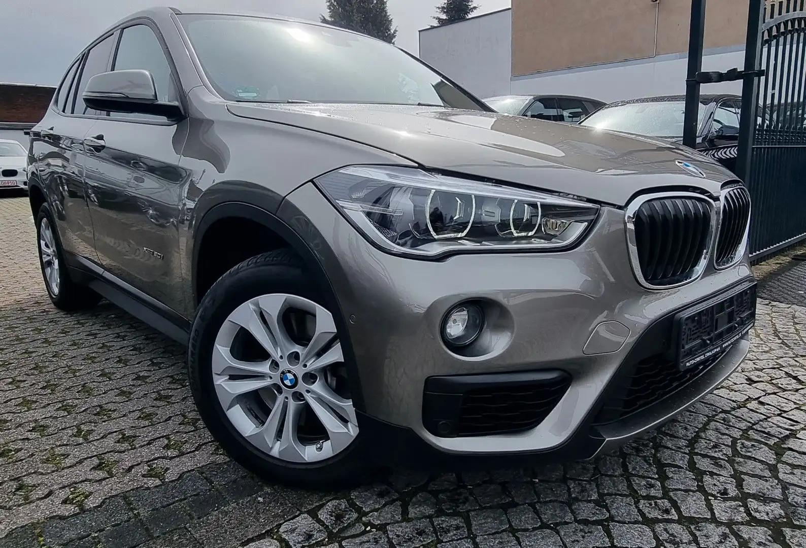 BMW X1 SUV/Geländewagen/Pickup in Silber gebraucht in Teltow
