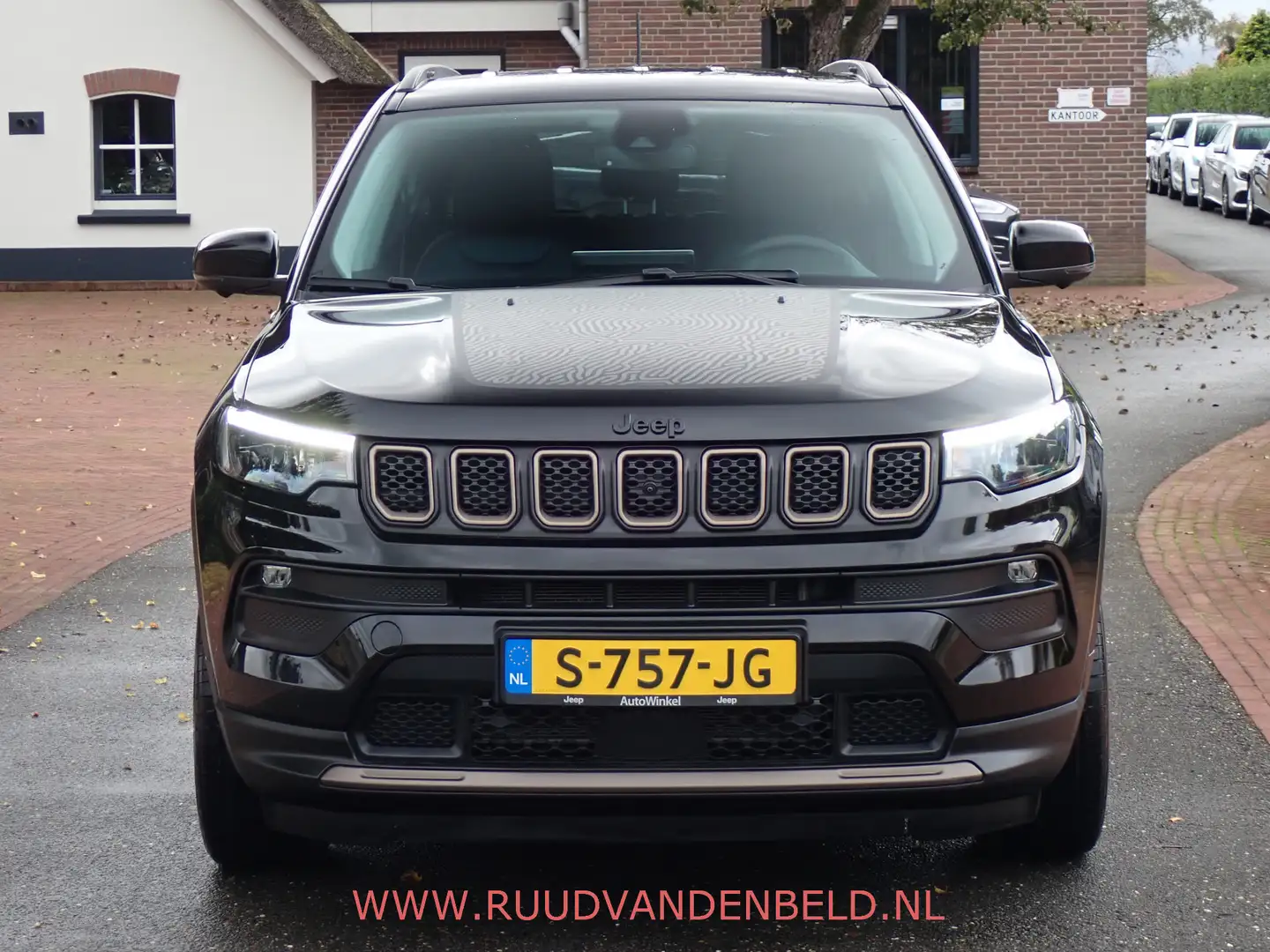 Jeep Compass 4XE 240 PLUGIN ACC/360'CAMERA/KEYLESS Zwart - 2