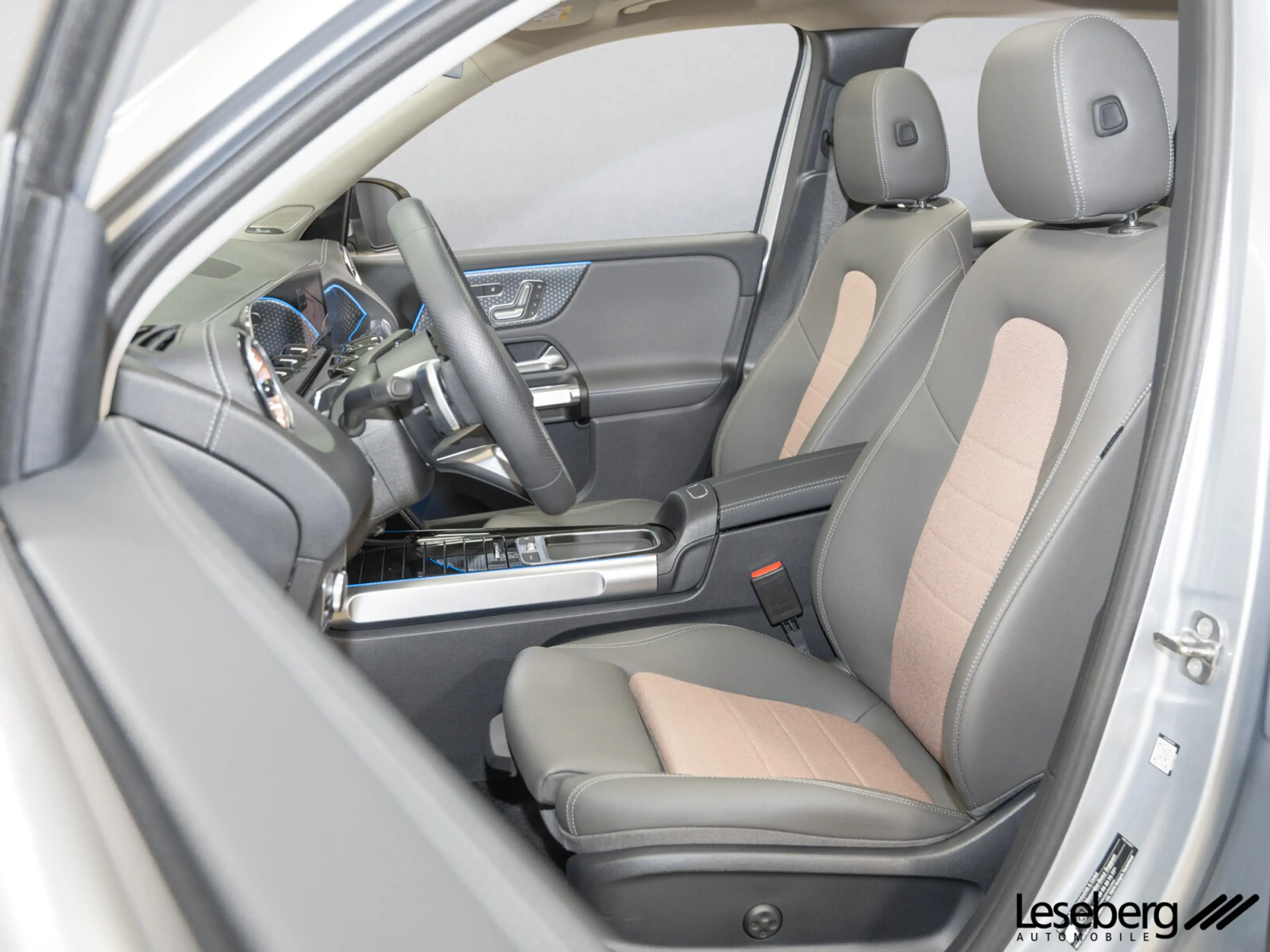 Mercedes-Benz EQB 350 EQB 350 4M Electr.Art Adv+ Pano/Distron/HuD/360° — photo 14