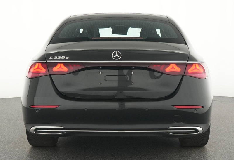 Mercedes-Benz E 220 d Avantgarde DIGITAL MEMO 360° DISTR+ MBUX — photo 7