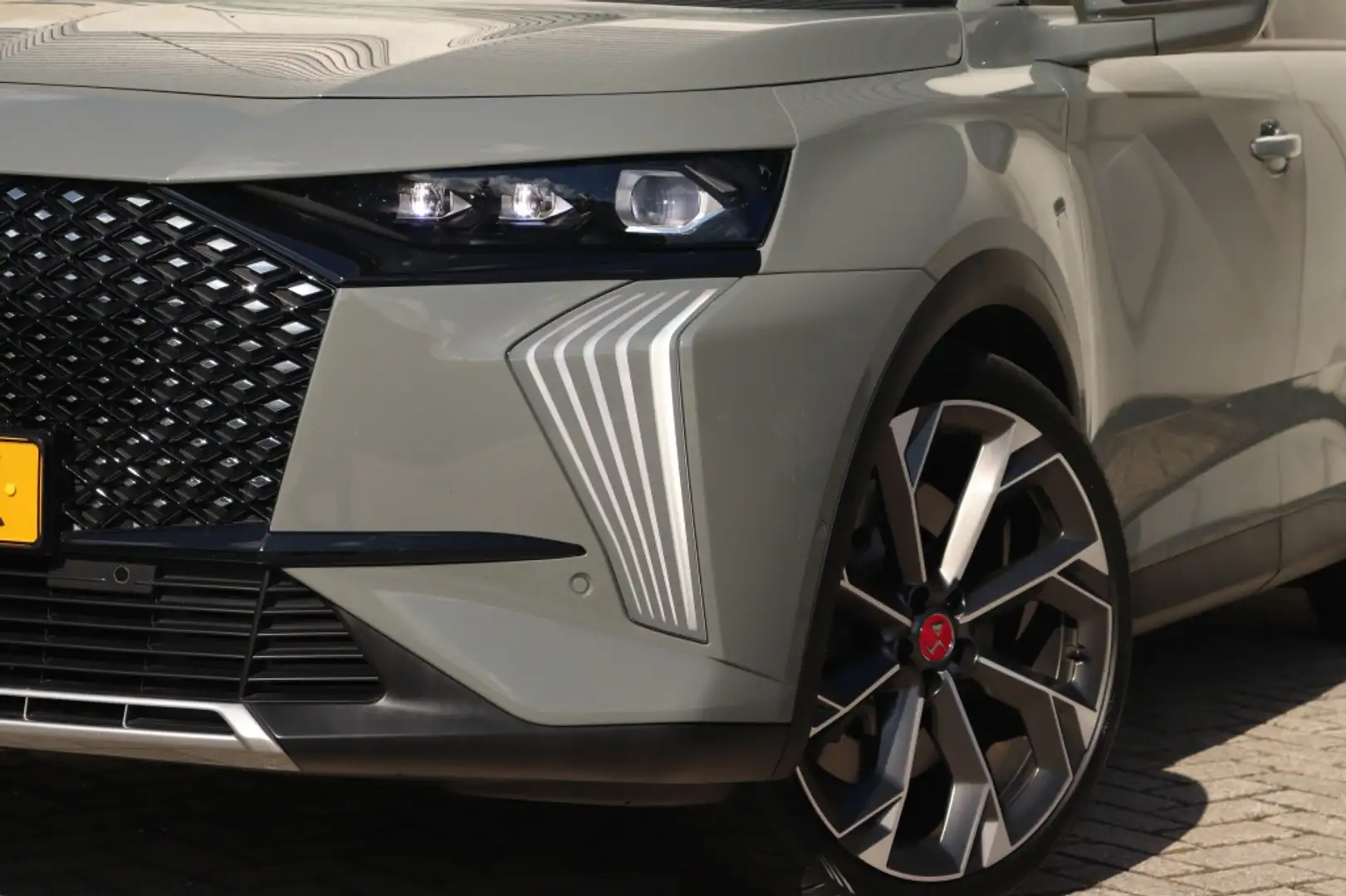 DS Automobiles DS 7 E-Tense 360 PK 4x4 Perfomance Line+ | Pano | BTW | Grigio - 2