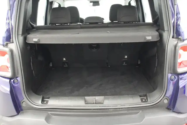 Jeep Renegade view 8