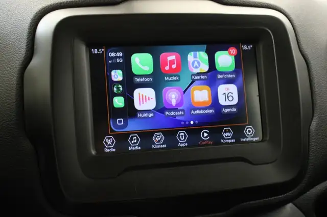 Jeep Renegade view 5