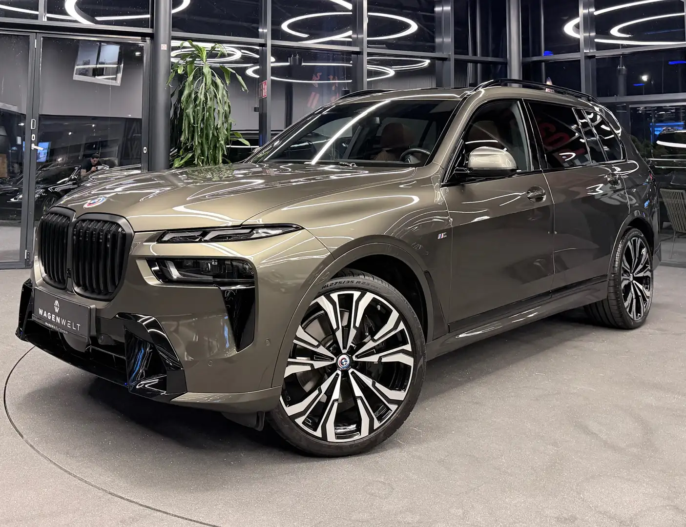 BMW X7 xDrive 40 i M Sport Pro, Iconic Glow, 7-Sitzer Grün - 2