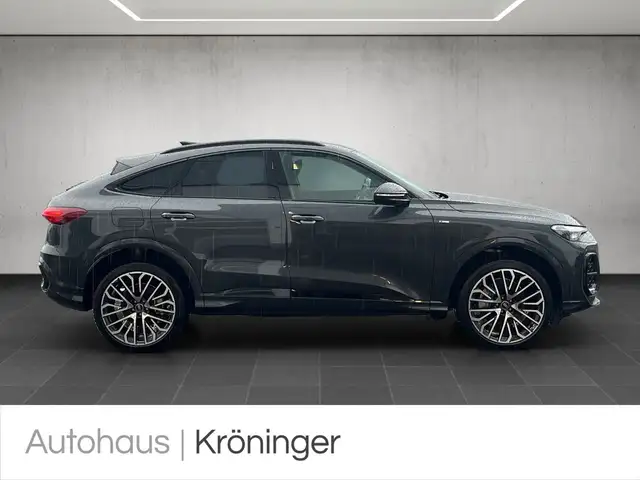 Audi Q5 view 4