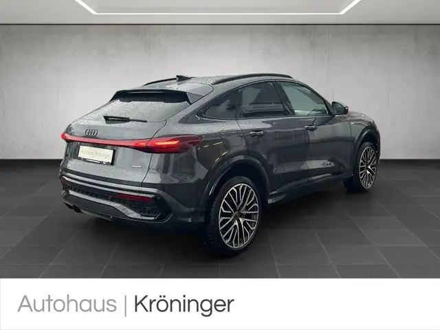 Audi Q5 view 2
