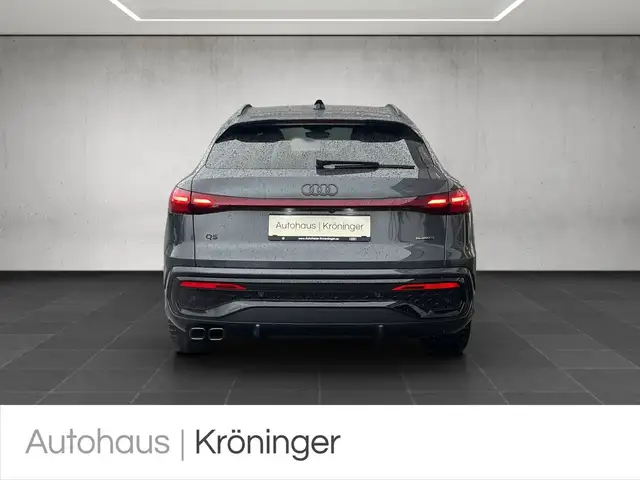 Audi Q5 view 6