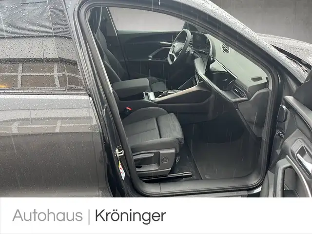 Audi Q5 view 9