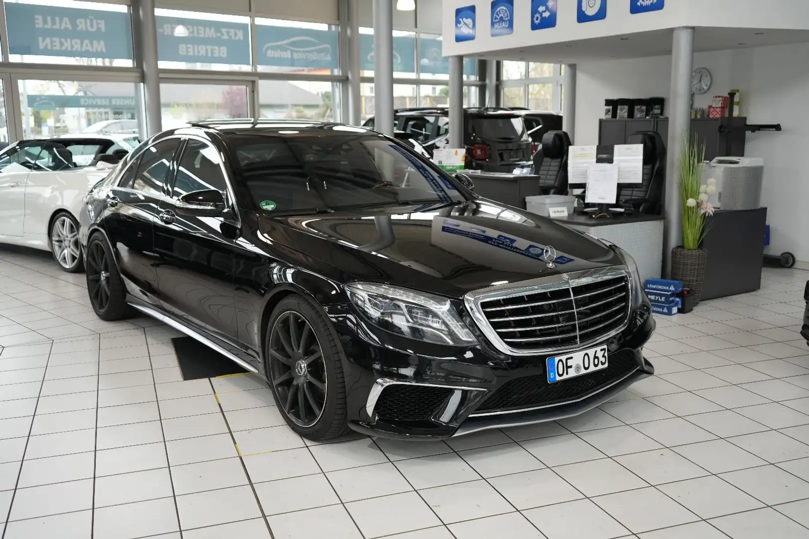 Mercedes-Benz S 500 S -Klasse Lim. S 500 4Matic S63 AMG Paket Schwarz - 1