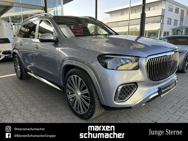 Mercedes-Benz GLS view 3