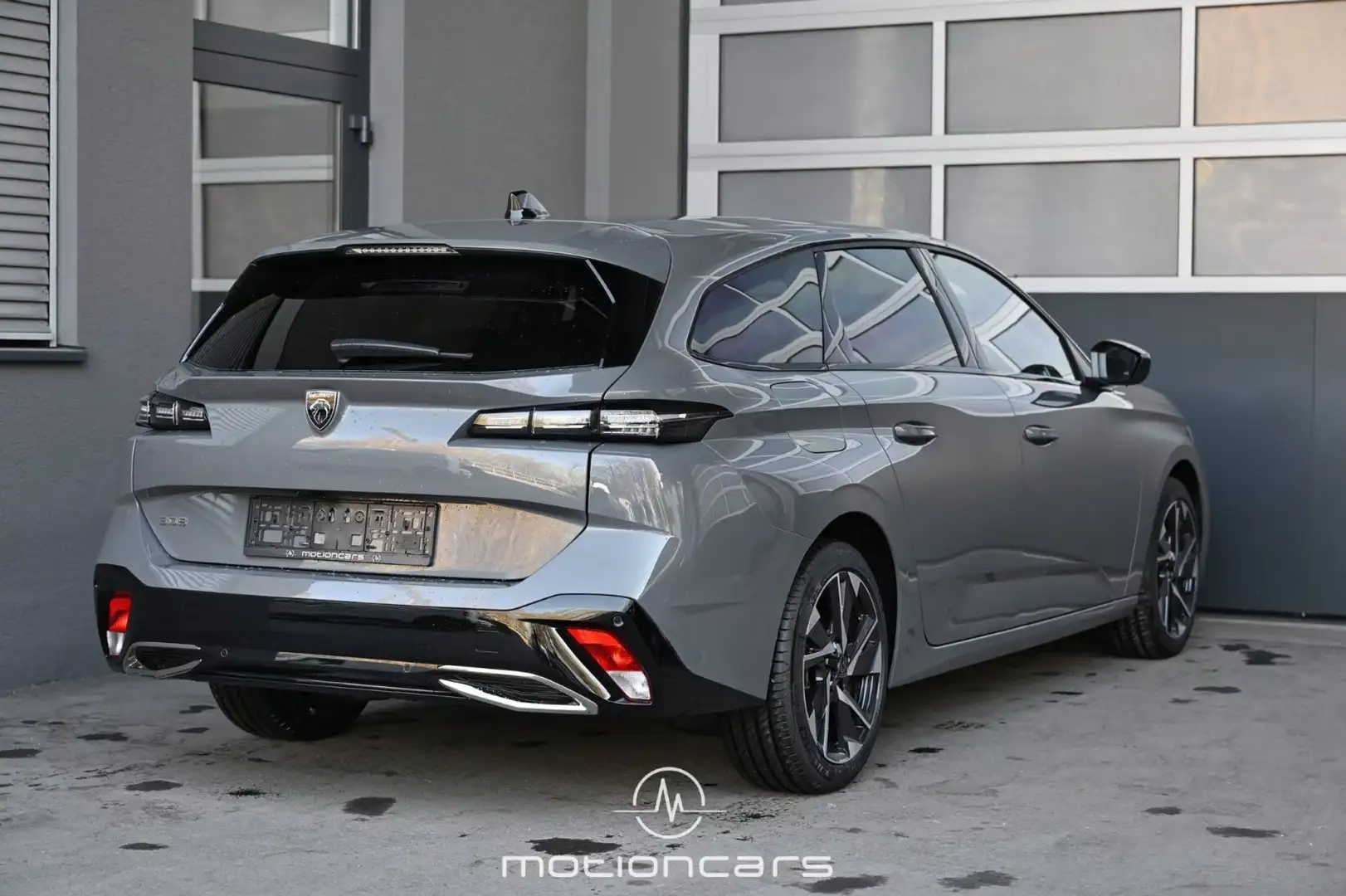 Peugeot 308 1.5 BlueHDi 130 SW Allure Grau - 2