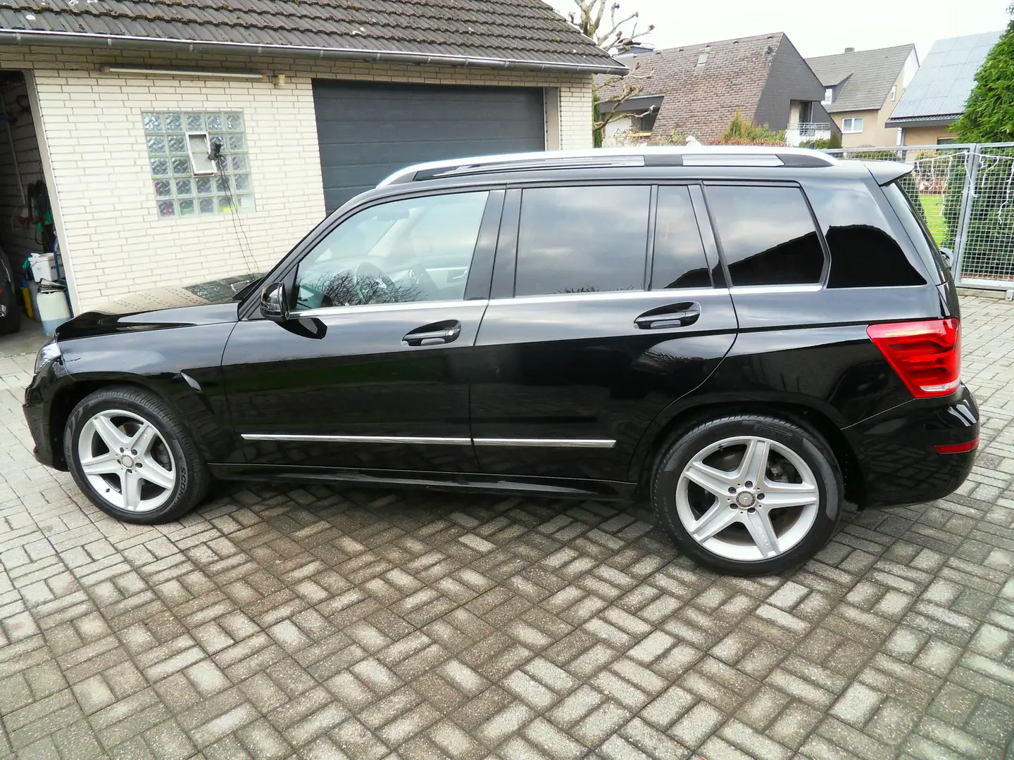 Mercedes-Benz GLK 250 2.Hd. - Navi - Shz.- GRA - 19" Alu - 91.000.KM Negru - 2