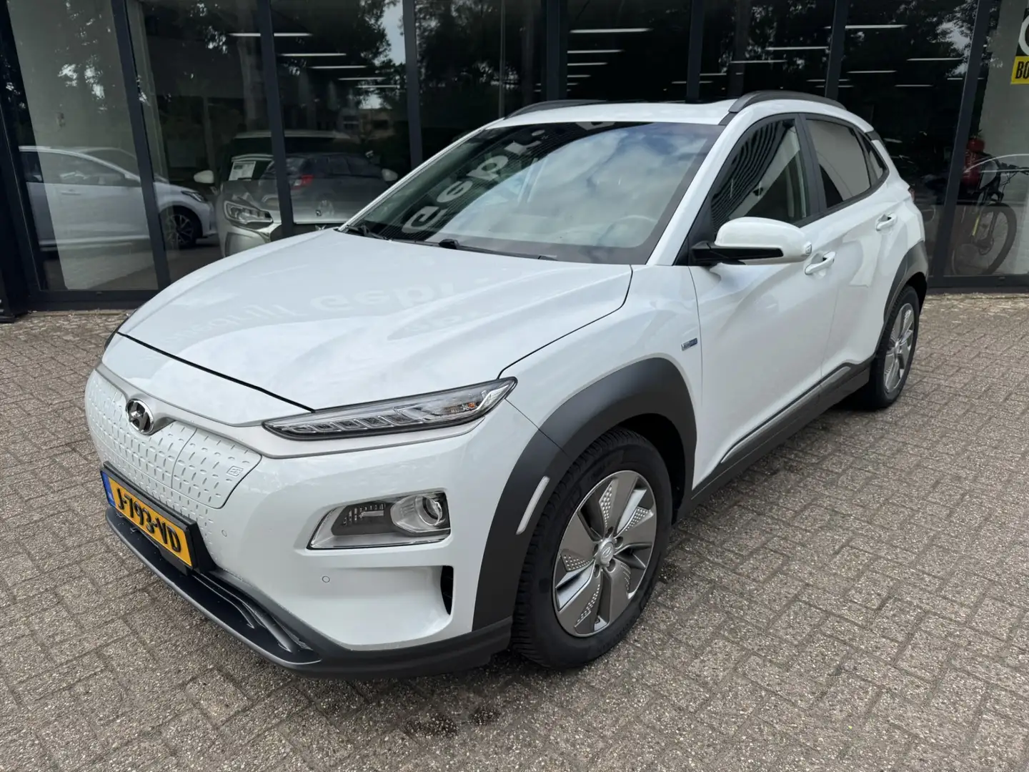 Hyundai KONA EV Premium 64 kWh*ACC*Schuifdak*Leder* Beyaz - 2