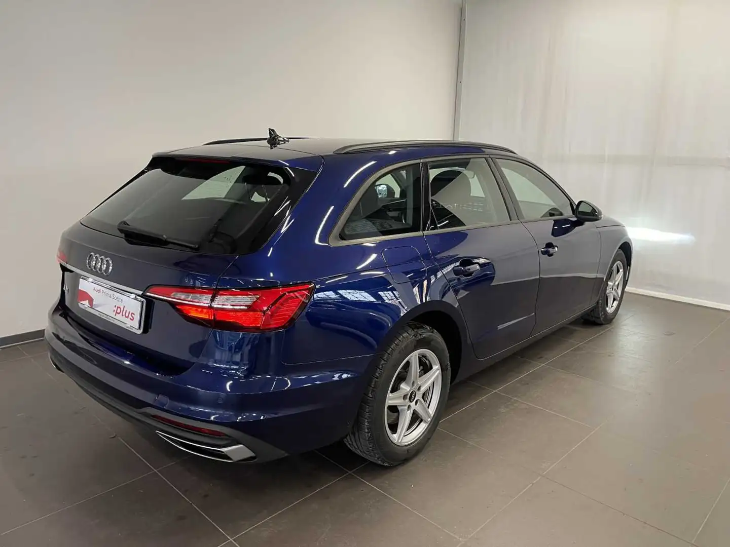 Audi A4 5ª serie Avant 35 TDI/163 CV S tronic Business Blu/Azzurro - 2