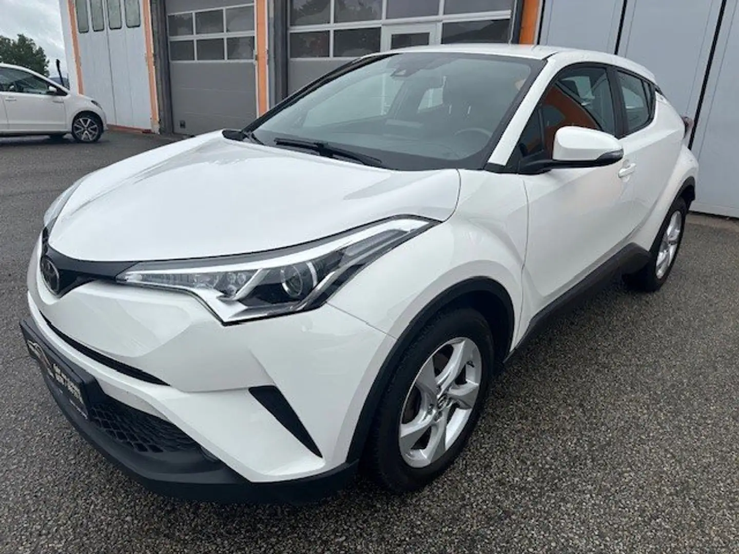 Toyota C-HR 1,2T 2WD Weiß - 1